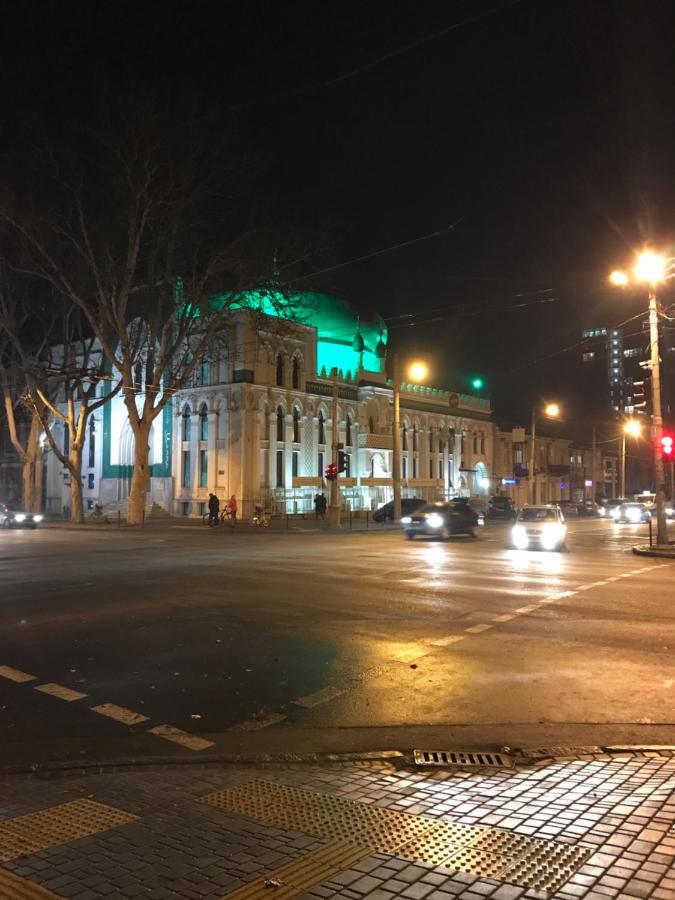 Атмосферная Квартира В Центре Одессы Odessa Exteriör bild